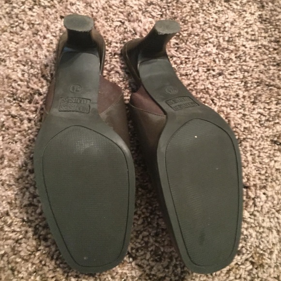 Mootsies Tootsies Brown Slides w/cute heel - Picture 2 of 4