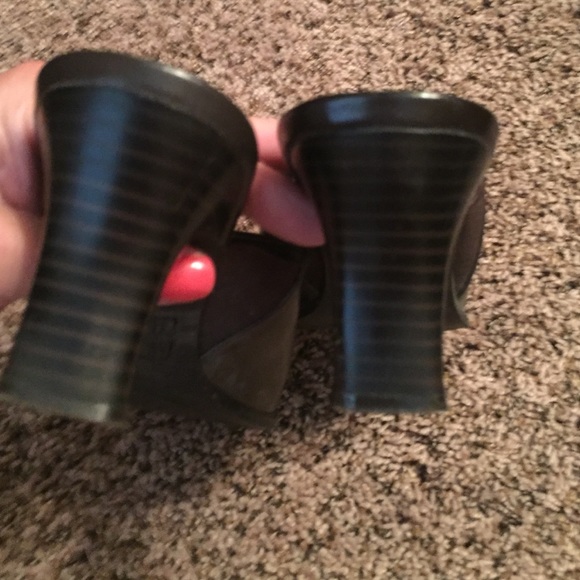 Mootsies Tootsies Brown Slides w/cute heel - Picture 3 of 4