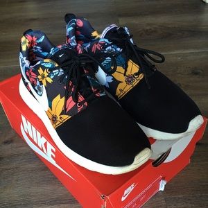 Nike Rosherun Print *size 8.5*