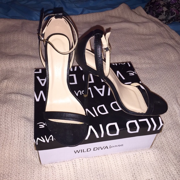 black open toe heels - Picture 2 of 3