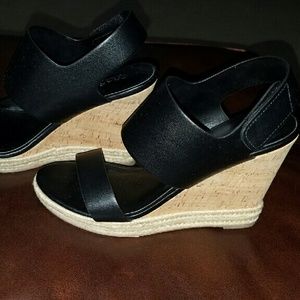 🛍Charles David Black Wedges🛍