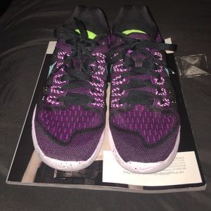 BRAND-NEW NIKE "LunarTempo"