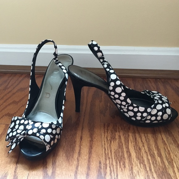 Bow Polka Dot Heels 👠