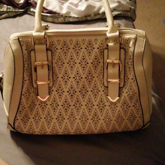 Apt 9 satchel