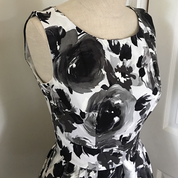 Gorgeous Midi A-line Floral Dress - Picture 2 of 4