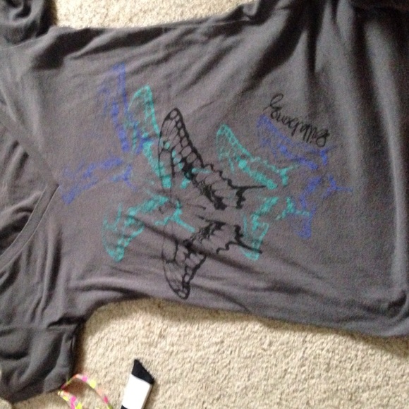 Grey Billabong v neck shirt