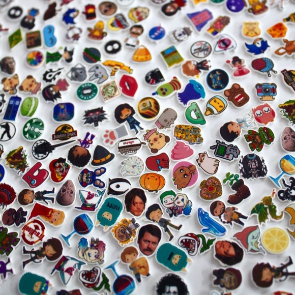 Skyrim Dark Brotherhood Hand Stud Post Earrings - Picture 2 of 3