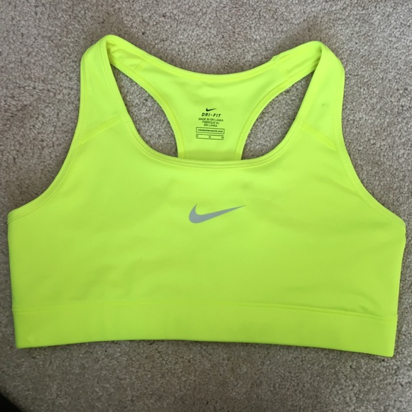 NWOT Nike sports bra