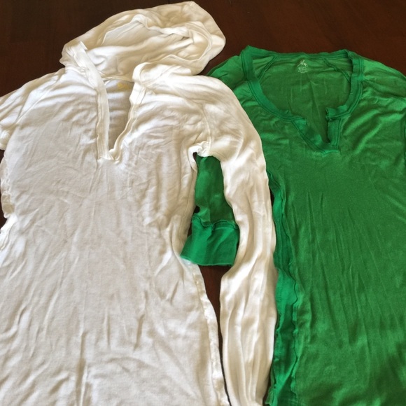 Joie tops. Green, White