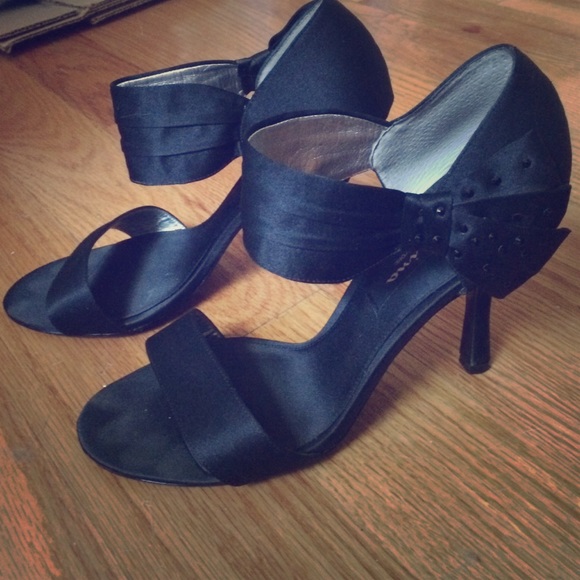 Nina size 9 stilettos