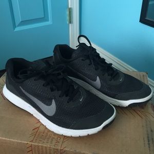 Nike running shoes 7 womens