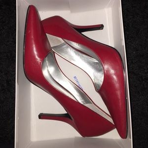 Red Nine West Pumps