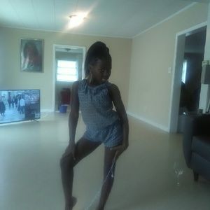 Meet your Posher, Monita