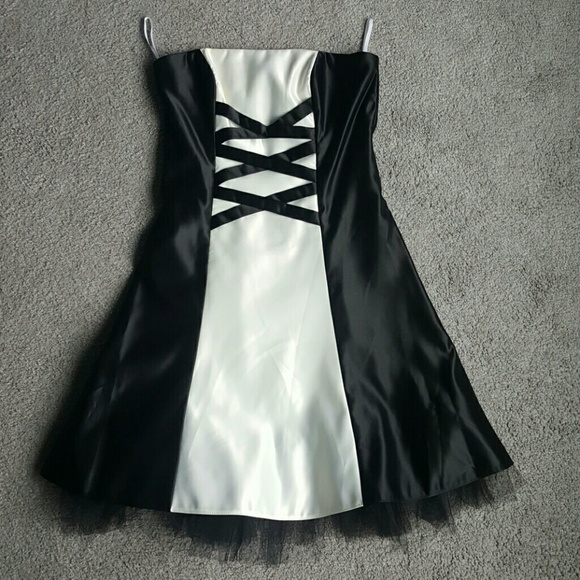 Jessica McClintock Short Formal Dress Strapless