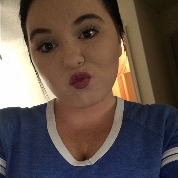 Meet your Posher, Paige - Picture 1 of 1