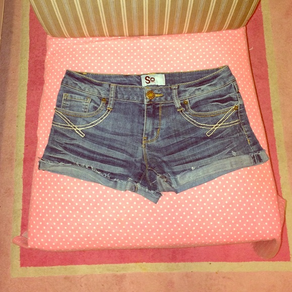 Woman's shorts! Size 5