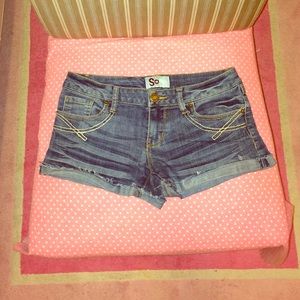 Woman's shorts! Size 5