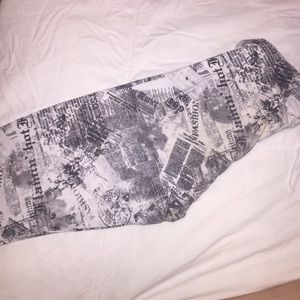 Newspaper graphic leggings