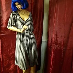 Torrid black and grey chevron 3/4 sleeve dress.