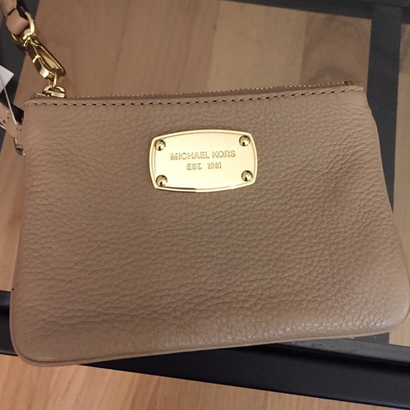 Michael Kors Jet Set Wristlet