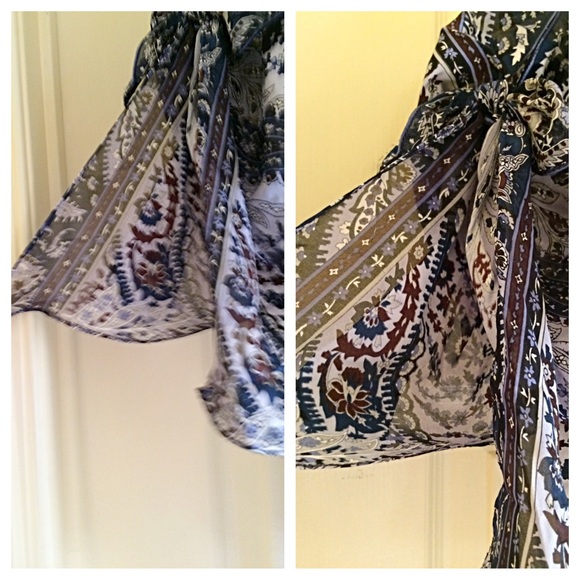 SALE❗️100% Silk Top Small/Petite - Picture 3 of 4