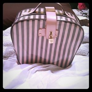VS TRAVEL CASE WITH COSMETIC BAG