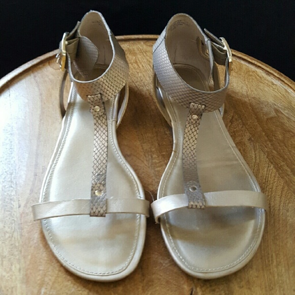 Bandolino Metalluc snake print flat sandals