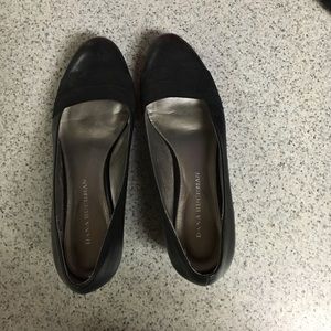Dana Buchman closed toe low heels