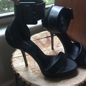 Ankle cuff pump
