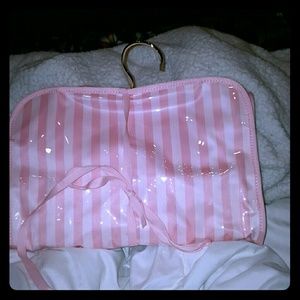 ACCESSORY HANGING TRAVEL ORNGANIZER