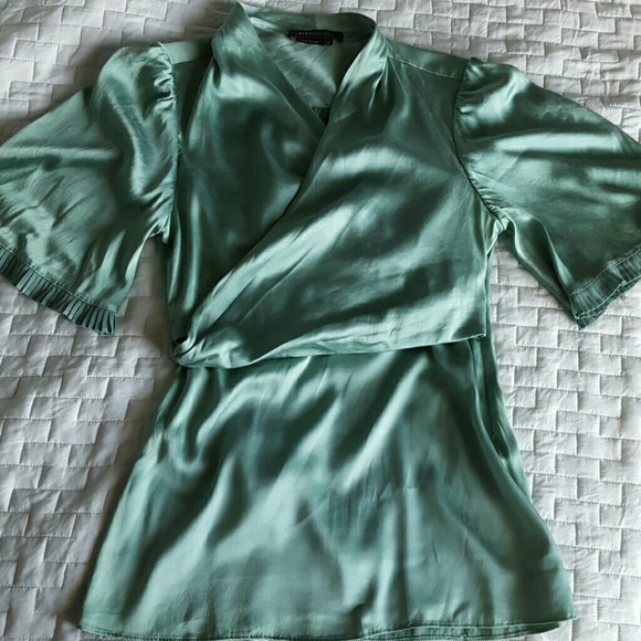 BCBG MAXAZRIA 1/2 sleeve green silk blouse