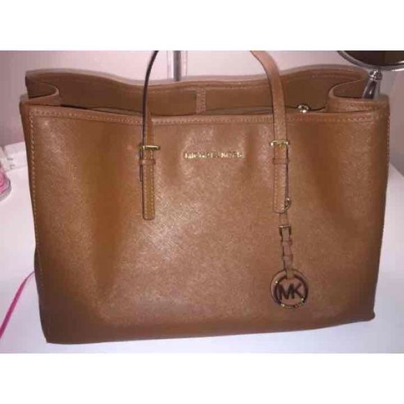 Michael Kors jet set tote - CHEAPER ON MERC❤️ - Picture 1 of 4