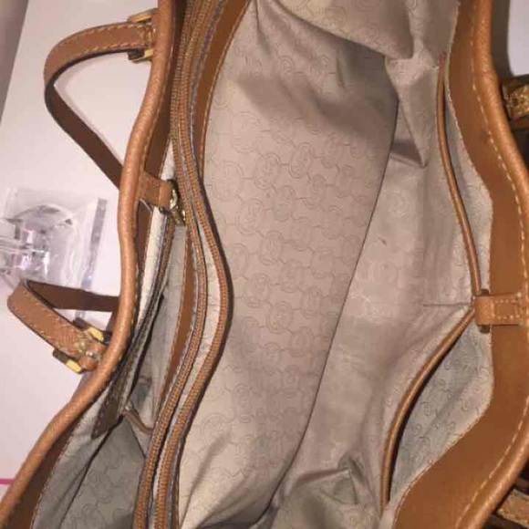 Michael Kors jet set tote - CHEAPER ON MERC❤️ - Picture 2 of 4