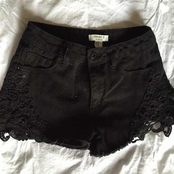 Back Jean lace shorts.