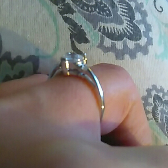 ππHeart CZ Solitare Sweetheart Engagement Ring - Picture 2 of 4