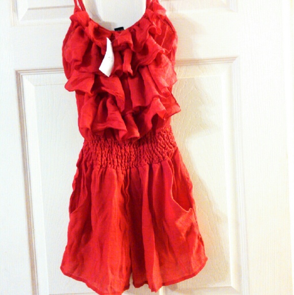 *SOLD* Ruffle Romper w/ pockets - Picture 3 of 4
