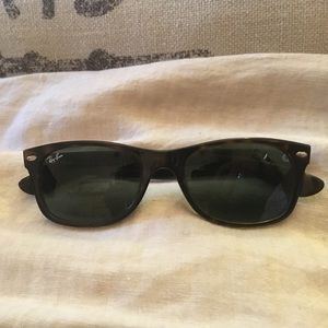 Ray-Ban Wayfarer Sunglasses