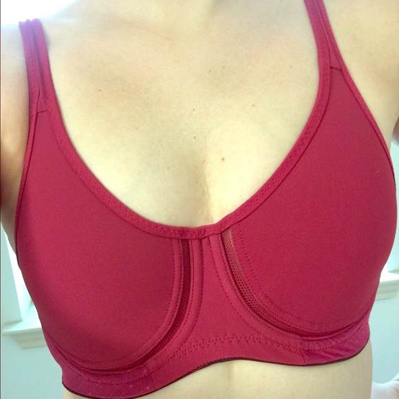 LuluLemon Boob Wired Bra 32C in Bumble Berry Red