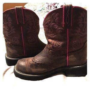 Womans ariat boots size 8
