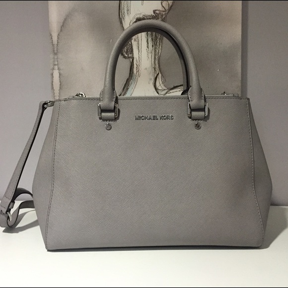 Michael Kors Handbags - MICHAEL KORS SAVANNAH MED SAFFIANO LEATHER SATCHEL