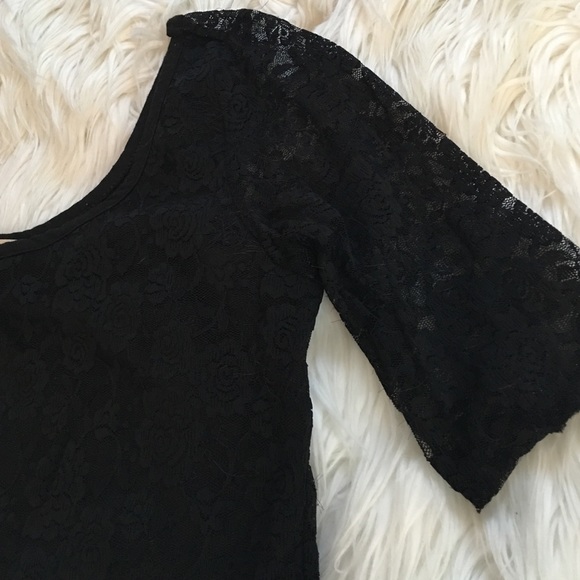Bozzolo Tops - Lace crop top | size medium Bozzolo Tops - Lace crop top | size medium