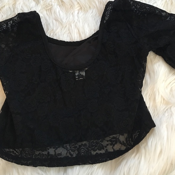 Bozzolo Tops - Lace crop top | size medium Bozzolo Tops - Lace crop top | size medium