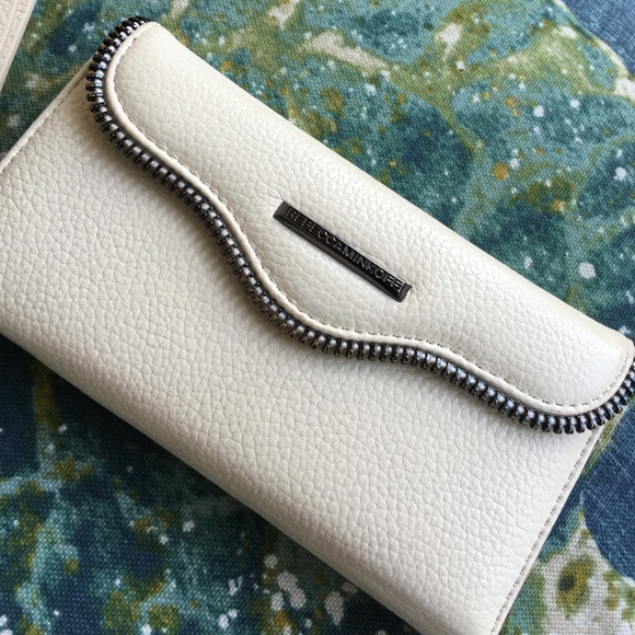 Beautiful iPhone case wristlet wallet.