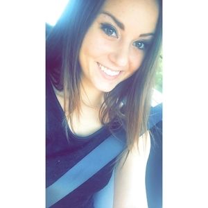 Meet your Posher, Alyssa