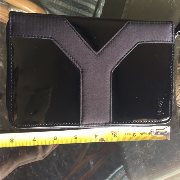 ✔️black YSL clutch✔️