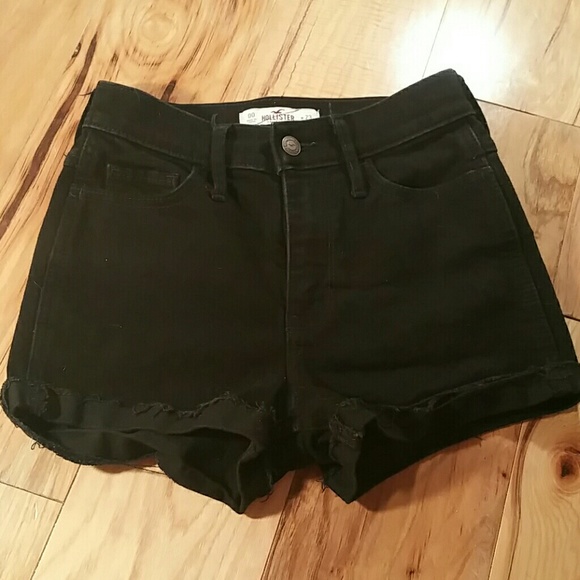 Black Hollister highwasted shorts