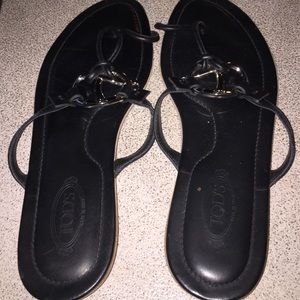 Tod's flats with silver emblem