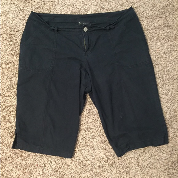 Lane Bryant 18W Black Capri Shorts