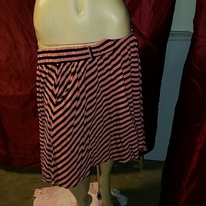 Torrid skirt with pockets.