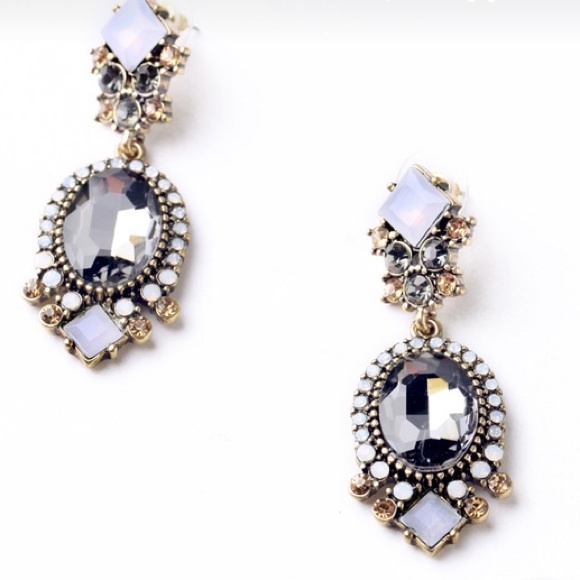 💄💕Perfect Party Earrings! - Picture 2 of 4